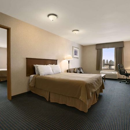 Days Inn By Wyndham Prince Albert Extérieur photo