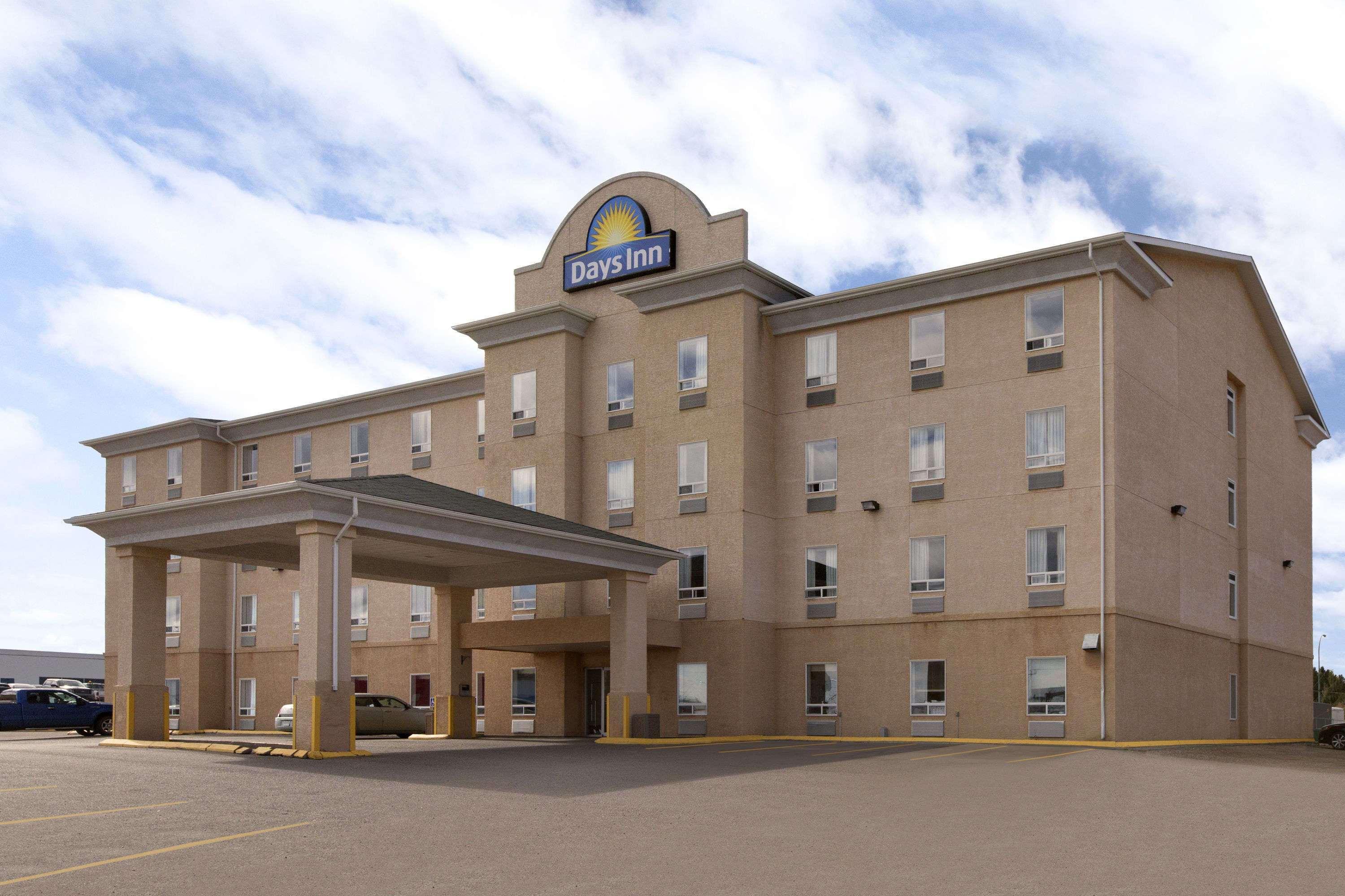 Days Inn By Wyndham Prince Albert Extérieur photo