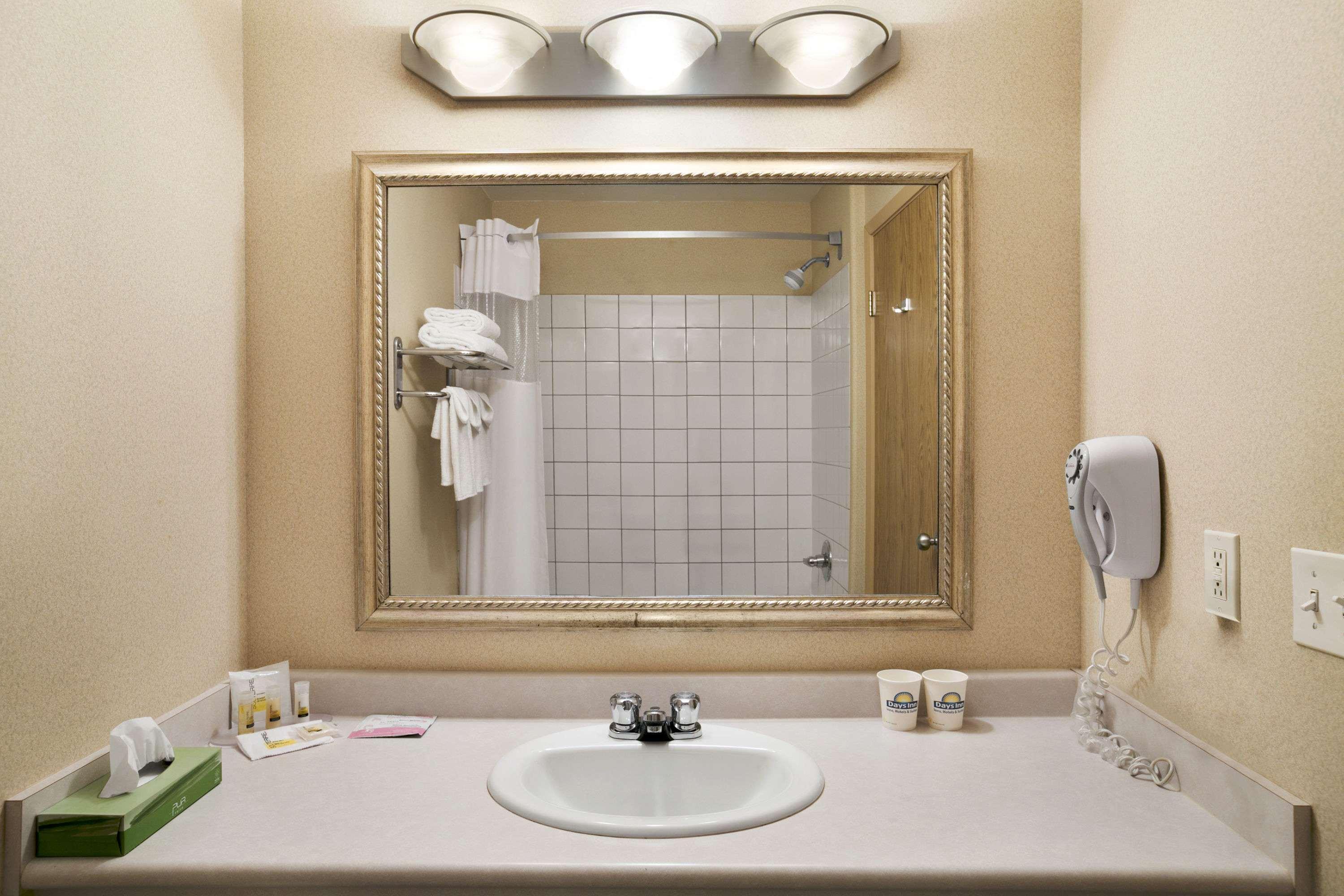Days Inn By Wyndham Prince Albert Extérieur photo