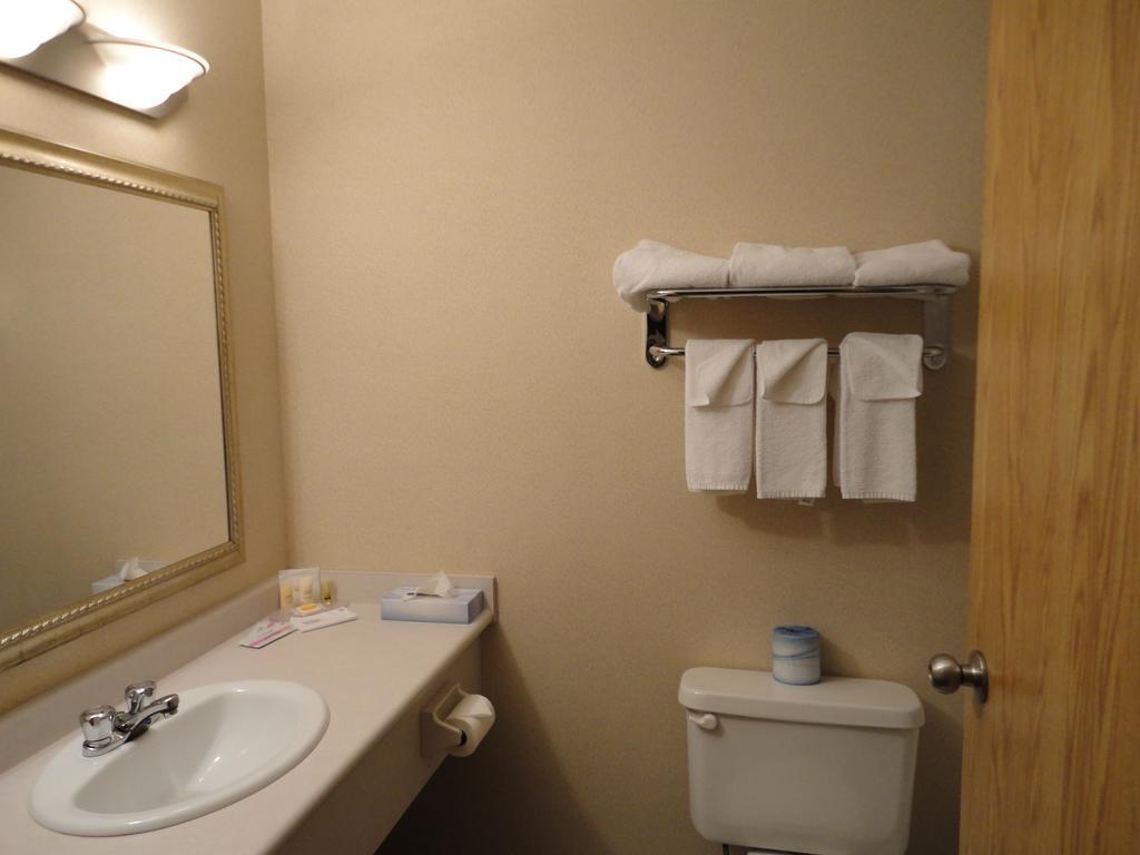 Days Inn By Wyndham Prince Albert Extérieur photo